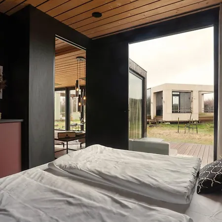 Basecamp Tiny House Eco-resort Vakantiepark IJmuiden