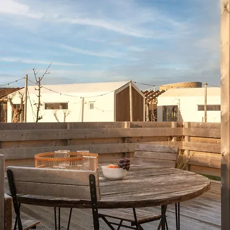 Basecamp Aan Zee Holiday park *