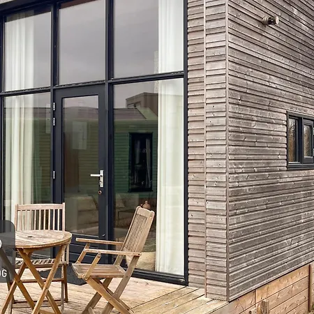 Basecamp Tiny House Eco-resort IJmuiden