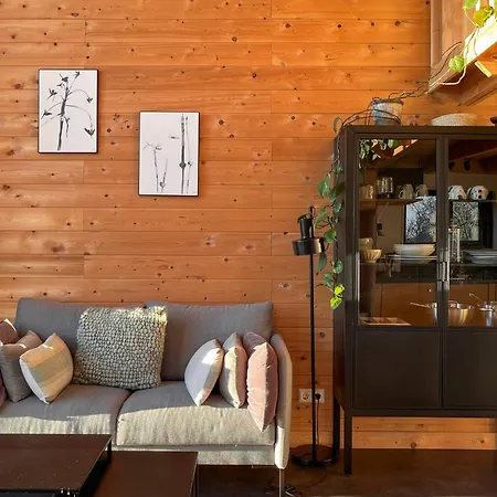 Basecamp Tiny House Eco-resort * IJmuiden