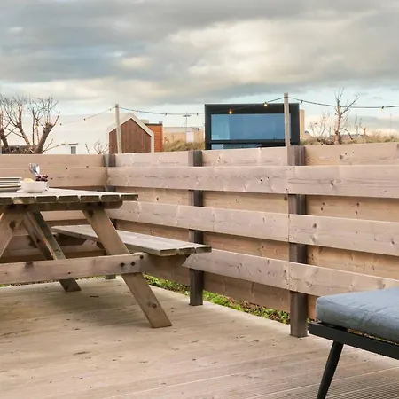 Basecamp Aan Zee Holiday park *