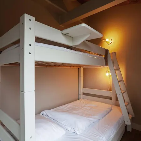 Basecamp Tiny House Eco-resort Vakantiepark IJmuiden