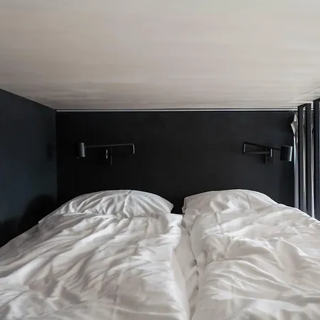 Basecamp Tiny House Eco-resort IJmuiden
