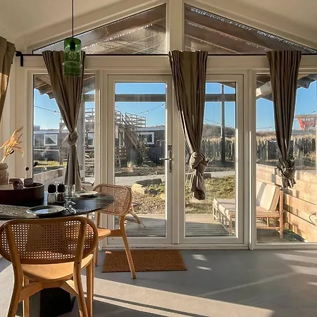 פארק נופש Basecamp Tiny House Eco-resort