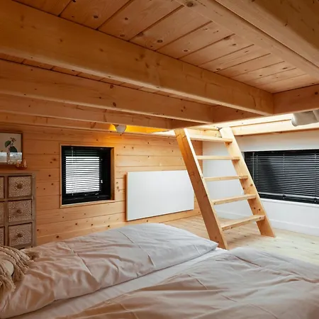 Basecamp Tiny House Eco-resort * IJmuiden