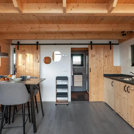 Vakantiepark Basecamp Tiny House Eco-resort IJmuiden