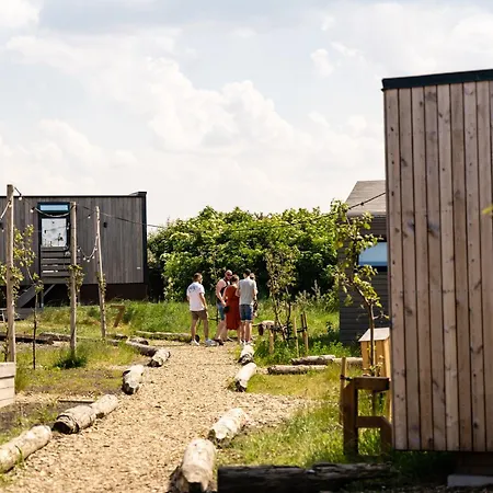 Prázdninový areál Basecamp Tiny House Eco-resort 4*