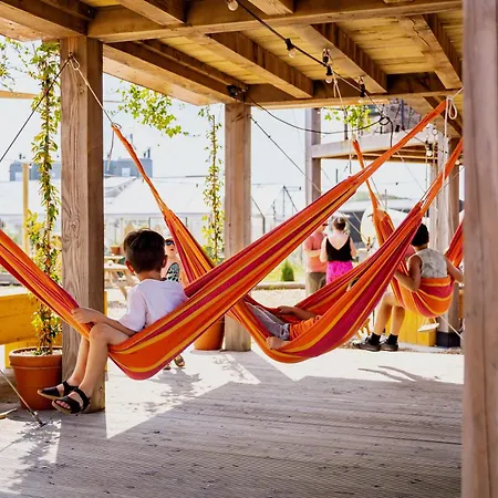 Basecamp Tiny House Eco-resort ホリデーパーク