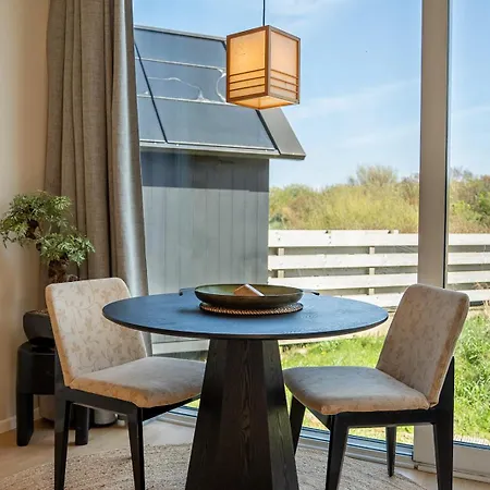 Basecamp Tiny House Eco-resort 4* エイマイデン