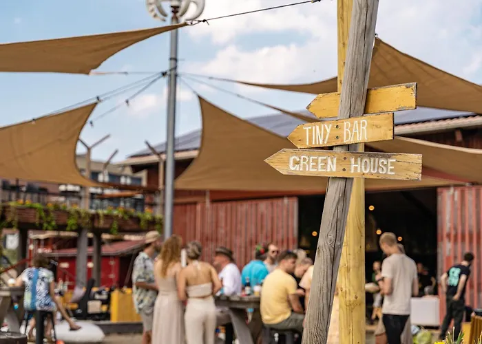 Basecamp Tiny House Eco-resort Parco vacanze IJmuiden