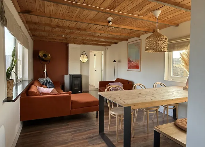 Basecamp Tiny House Eco-resort IJmuiden