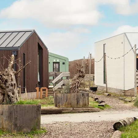 Basecamp Tiny House Eco-resort ホリデーパーク 4*