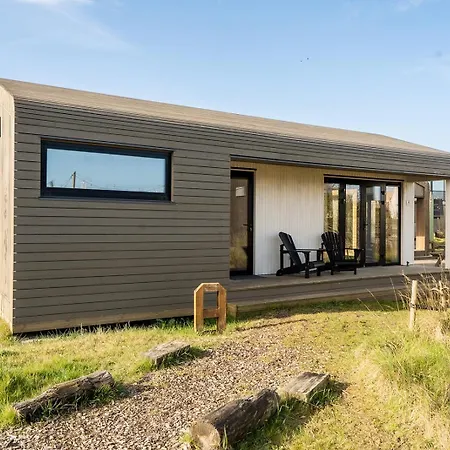 Basecamp Tiny House Eco-resort פארק נופש איימאודן