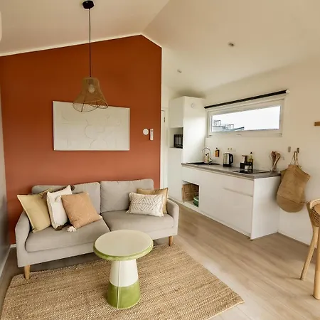 Basecamp Tiny House Eco-resort איימאודן