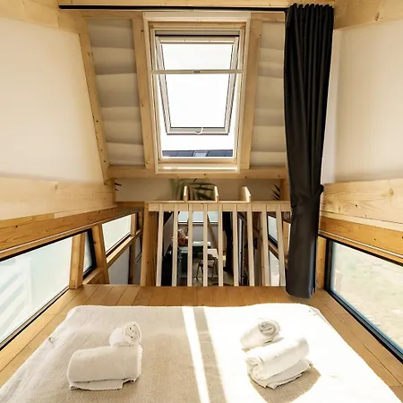 ホリデーパーク Basecamp Tiny House Eco-resort