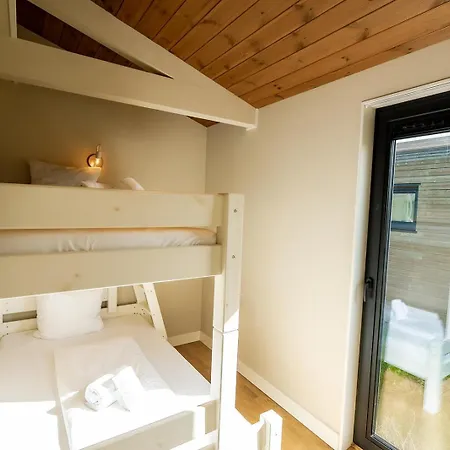 Basecamp Tiny House Eco-resort איימאודן