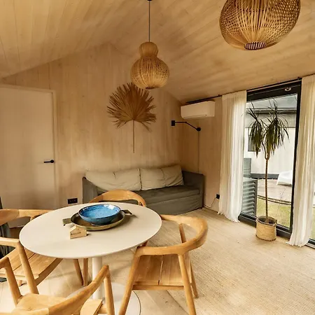 פארק נופש Basecamp Tiny House Eco-resort