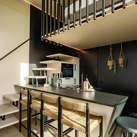 Basecamp Tiny House Eco-resort פארק נופש 4*