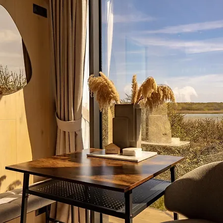 Basecamp Tiny House Eco-resort איימאודן