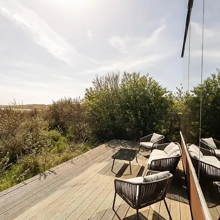 פארק נופש Basecamp Tiny House Eco-resort 4*